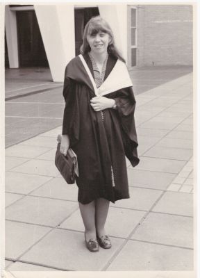 1971 Lois graduates with a Bachelor of Commerce from Melbourne University
