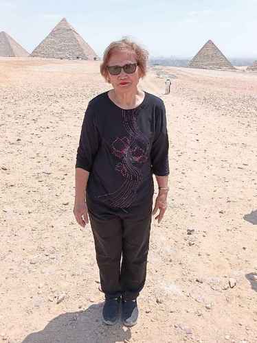 2023-05 Diana at Pyramids in Egypt