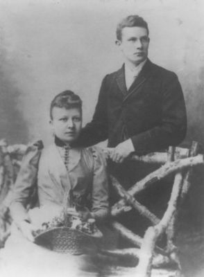 1886 Erik and Maria Eriksson
Erik Eriksson was born 27 August 1866. His occupation, as listed on his son Gunnar's wedding certificate, was Company Director, Swedish Pulp Mill. His wife, Maria Lorisa Noring,was born 31 July 1867. They married in around 1886 and had 5 children - Karin, Anna Maria, Margaret, Erik Gustav and Lars Gunnar.

